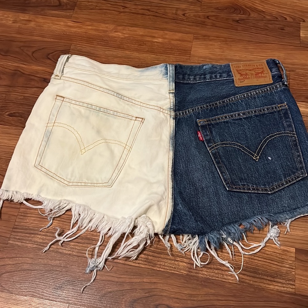 Levi’s 501 jean shorts very cute - Picture 2 of 6